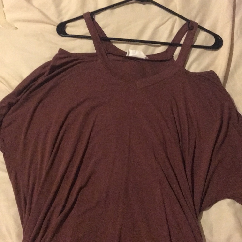 NWOT Cold Shoulder Top 💜 ❌❌ SOLD LOCAL